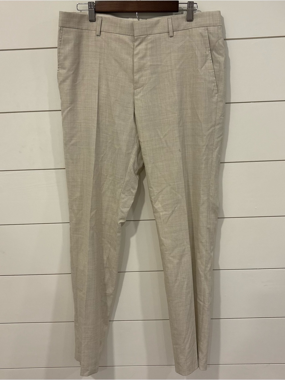Hugo Boss Flat Front H-Genius-252 Trousers NWT Size 34 (small stain left leg)